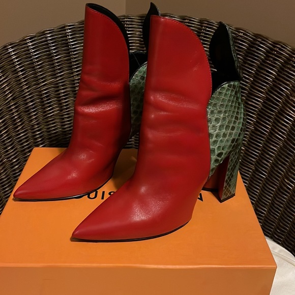 Authentic Louis Vuitton Pokerface Python Boots. Previously worn. - Picture 2 of 6